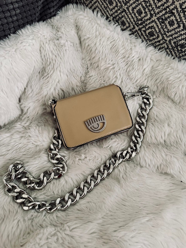 کیف زنانه اسمال بگ کیارا مناسب استایل مجلسی