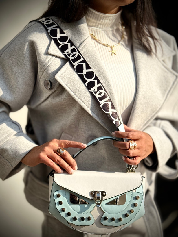 کیف زنانه دو رنگ الهام گرفته از طراحی Dior مناسب استایل روزمره