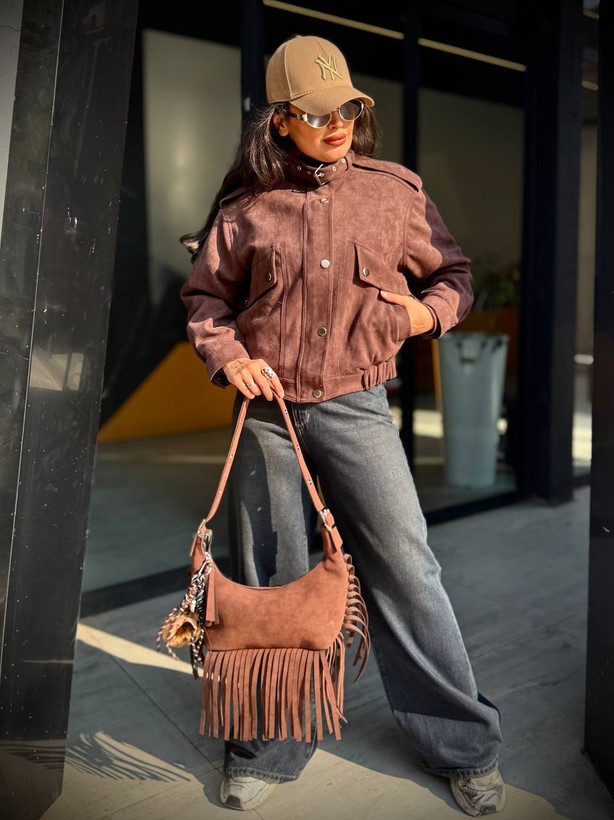 بامبر سوئیت یقه پانچی زنانه مشکی – مدل جدید و ترندی