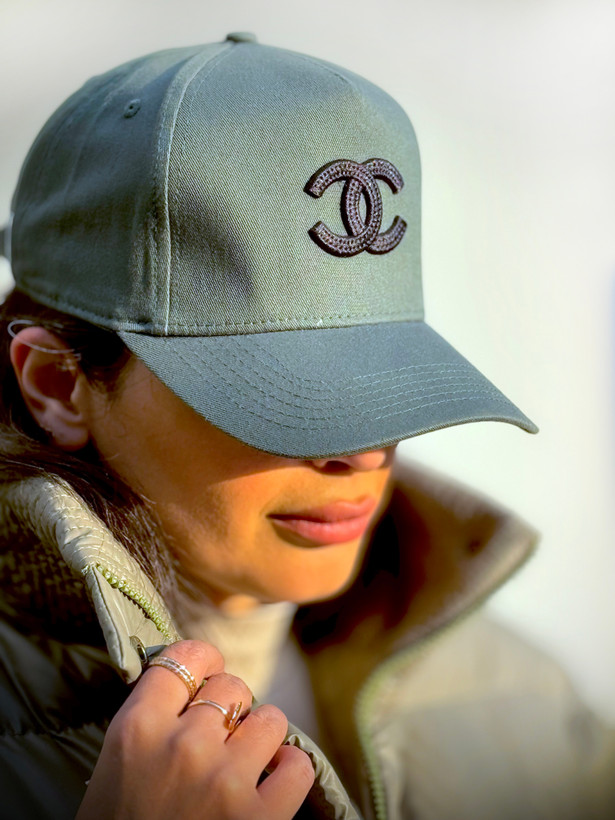 کلاه زنانه طوسی طرح Chanel مناسب استایل روزمره و خیابانی