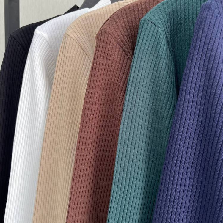 تاپ کبریتی کشبافت زنانه – فیت جذاب، ترندی و مناسب استایل روزمره