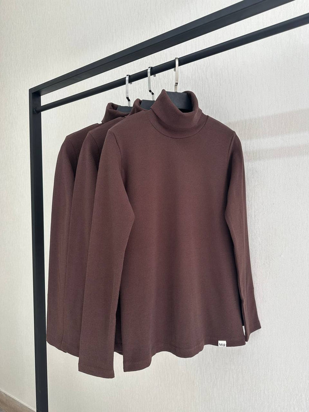 بلوز یقه اسکی شکلاتی زنانه – ترندی، جذب و مناسب استایل پاییز و زمستان