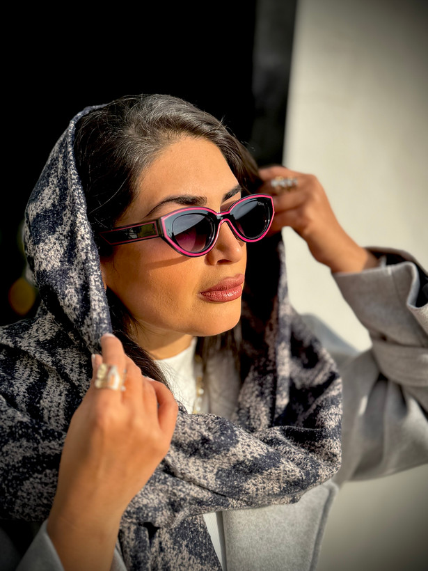 عینک ترندی دور خطدار زنانه مناسب استفاده روزمره